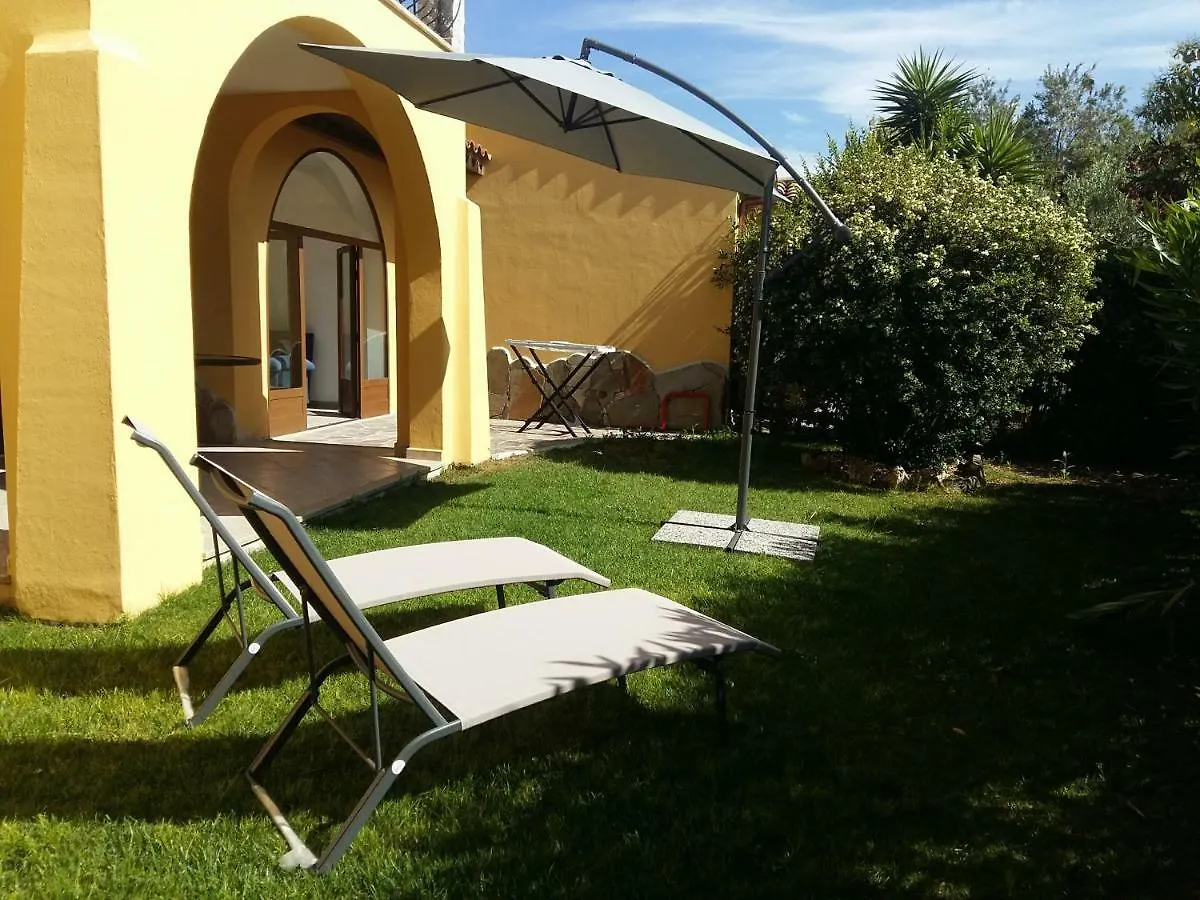 Apartment Casa Traversa San Teodoro  Italy